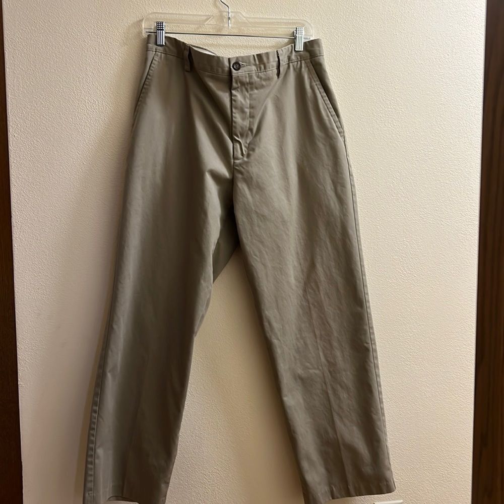 Dockers Khaki Pants size 34 x 30